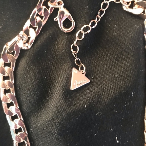 Guess Gold/pink Neckless with Earings - Picture 3 of 4